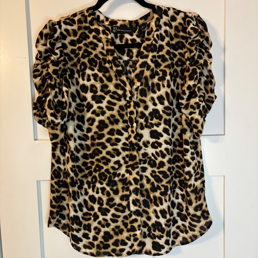 New York & Co Leopard Print Ruched Sleeve Button Up Blouse Tan Black Medium Y2K
